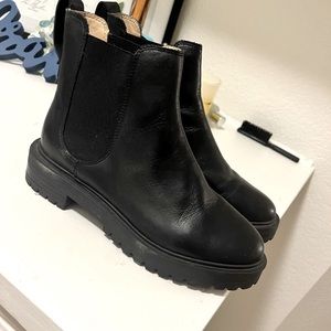 H&M Chelsea black boots